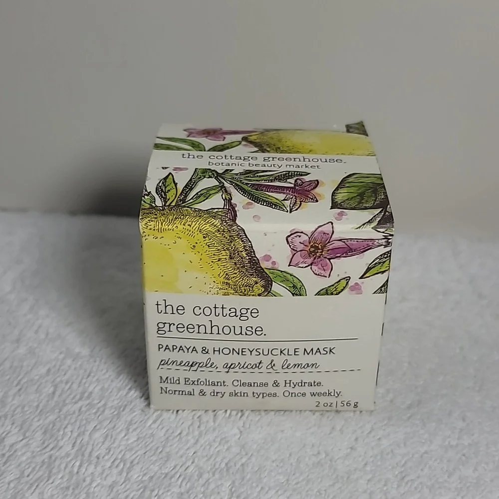 A lot of beauty products! - Picture 9 of 10